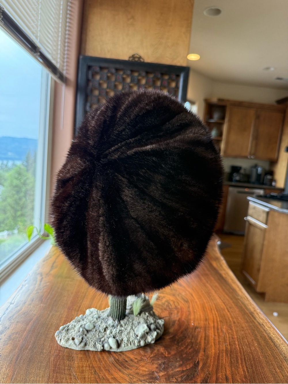 Modern Brown Mink Fur Beret Hat With Tightening Cord, Like New